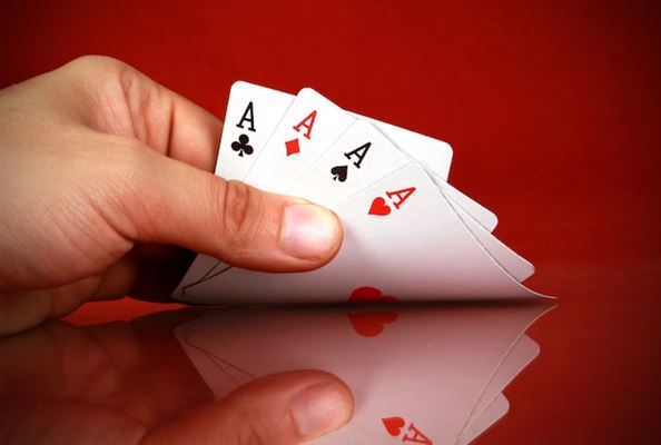 Poker and Blockchain: How Can It Improve the Player Experience?
