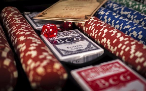 Poker Accessories: How to Improve Your Gaming Experience?